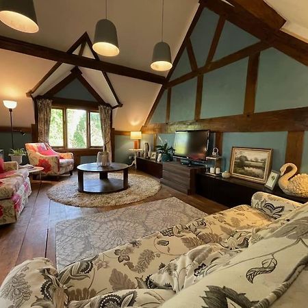 Stylish 2-Bed Cottage With Secure Parking Winforton Εξωτερικό φωτογραφία