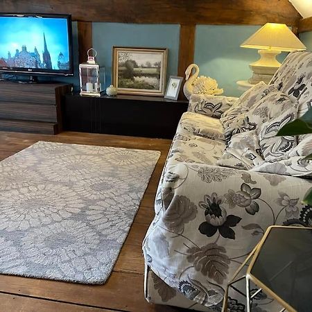 Stylish 2-Bed Cottage With Secure Parking Winforton Εξωτερικό φωτογραφία